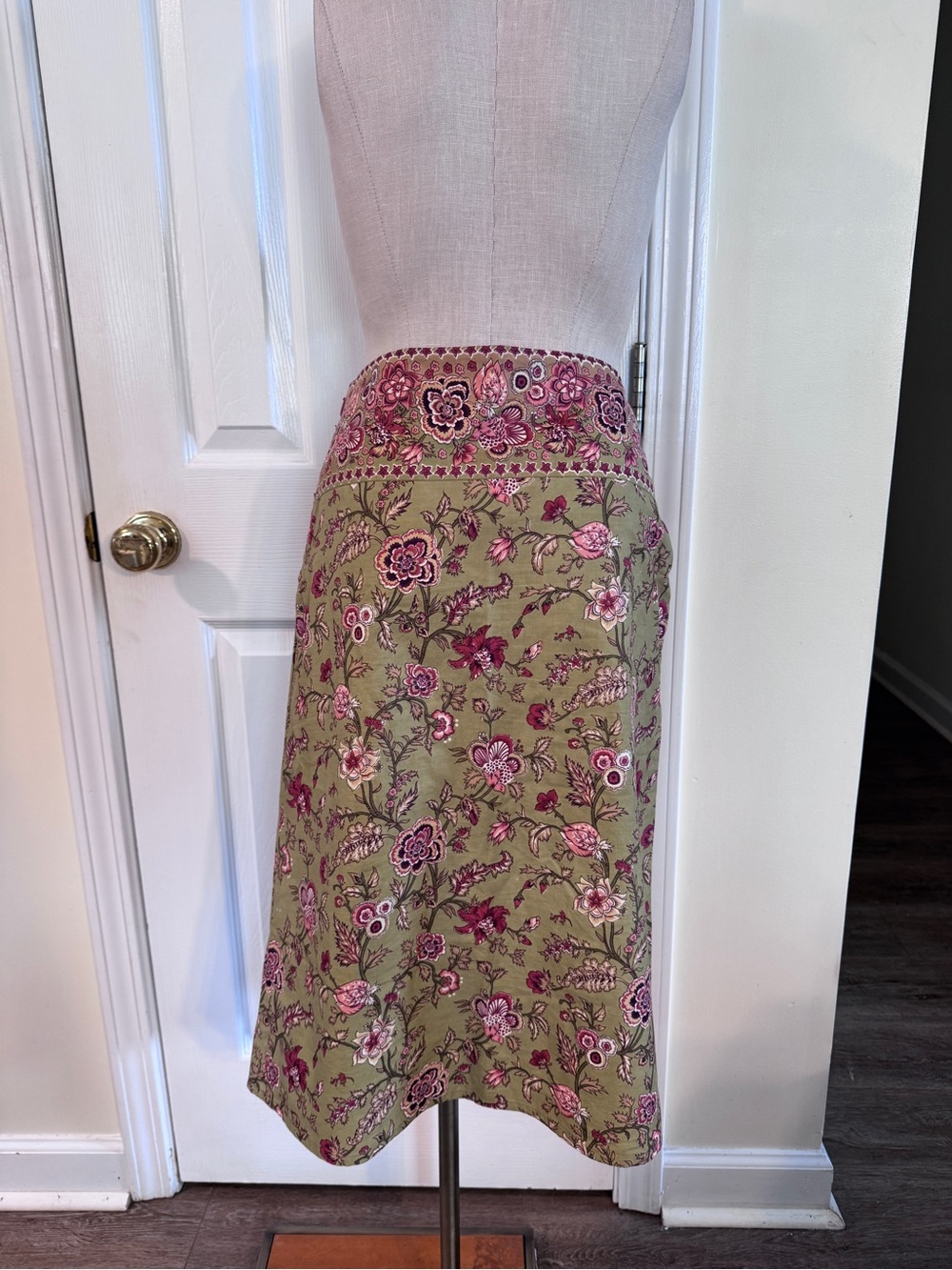 Chaudry KC Sample Embellished Floral Midi Skirt Olive Pink Beaded Boho Small NWT - Picture 4 of 14